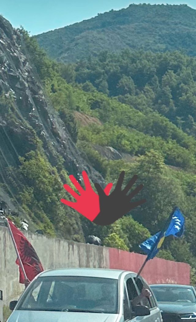 Foto/ Mijëra tifozë nga Kosova drejt Tiranës për ndeshjen