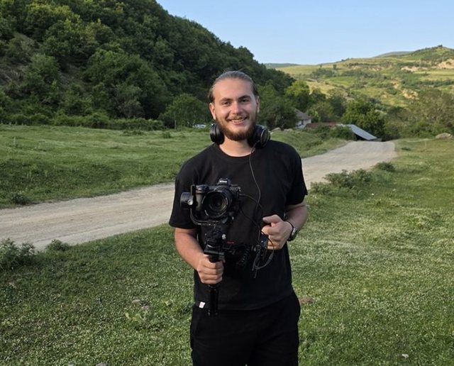 I biri u iku në lule të rinisë! Prindërit e Guido