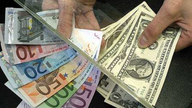 Këmbimi valutor 10 qershor 2025/ Me sa shiten e blihen euro dhe dollari?