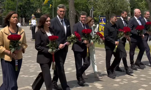 Spiropali në Ukrainë krah Presidentit Zelensky, merr pjesë