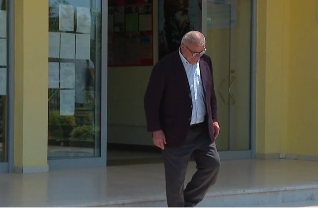 "Maturanti" 74-vjeçar ia del të marrë diplomën!