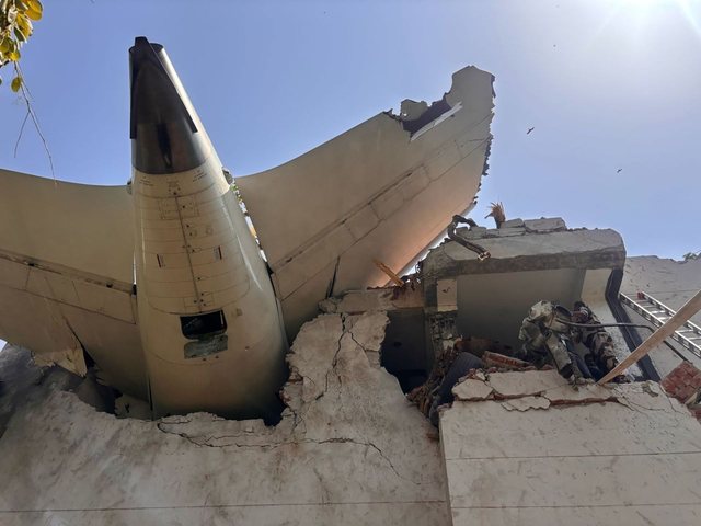 A shkaktuan krahët rrëzimin e "Air India"? Ekspertët e