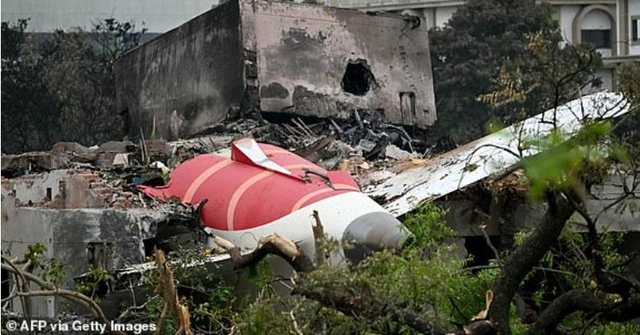 "Dritat u dridhën dhe avioni ndaloi në ajër para