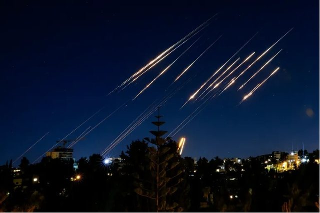 Izraeli godet fabrikën e naftës në Iran, dy vendet luftojnë