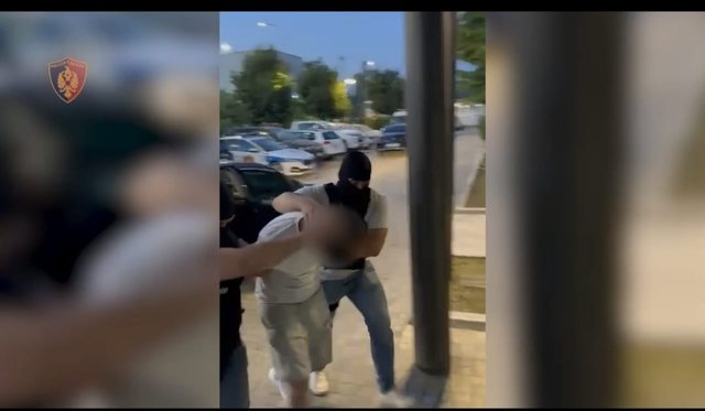 Aksidentoi për vdekje një 59-vjeçar dhe u largua nga vendi i