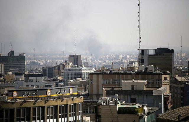 Izraeli bombardon ministrinë e Jashtme të Iranit, vret dy
