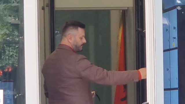 Akuzohet për shkelje të barazisë së pjesëmarrësve