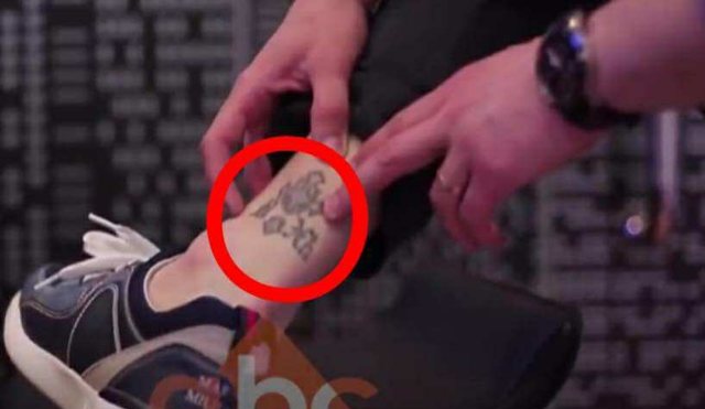 Foto/ Bes Kallaku fshin këtë tatuazh që simbolizonte lidhjen e