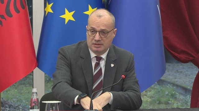 Evakuohen nga Izraeli 5 shqiptarë, ministri Igli Hasani jep detaje