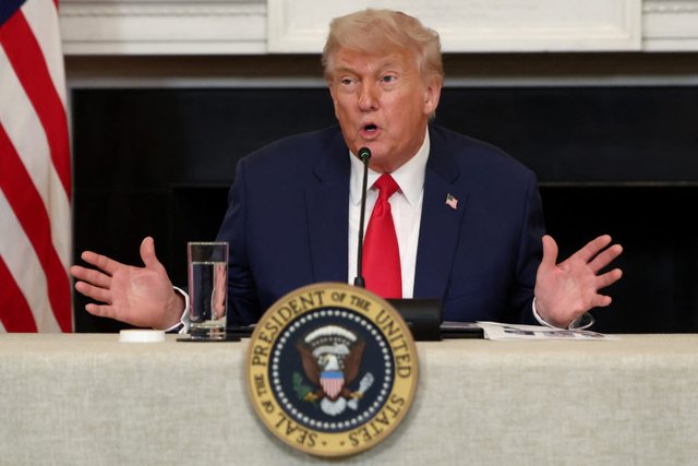 Trump nuk e përjashton një sulm ndaj Iranit: "Mund ta bëj,