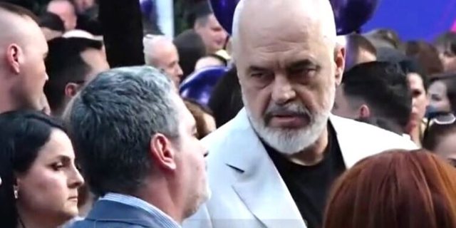 Video/ Çfarë diskutoi Rama me kryebashkiakun e Vlorës? Dalin