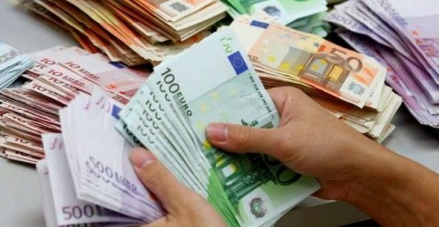 Këmbimi valutor 21 qershor/ Me sa blihen e shiten dollari dhe euro,