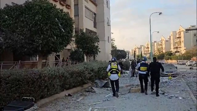 Irani godet me raketa Izraelin pas marrëveshjes së armëpushimit