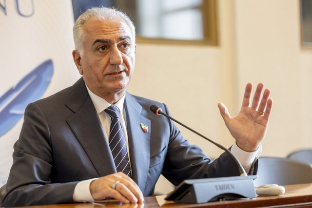 Mesazh i ri nga djali i Shahut për iranianët: Regjimi po shembet,