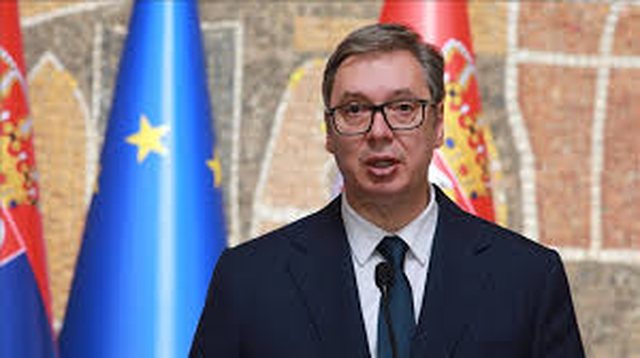 Vuçiç kërcënon Perëndimin: Serbia do të