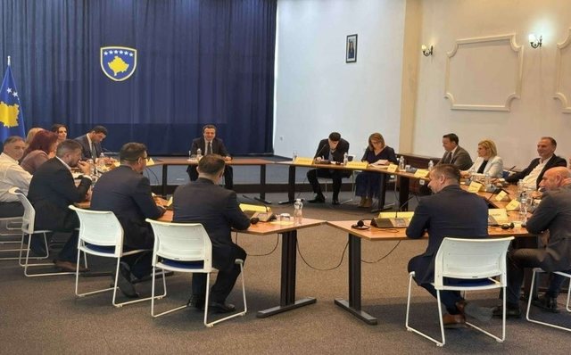 Përfundon takimi mes krerëve të partive politike në