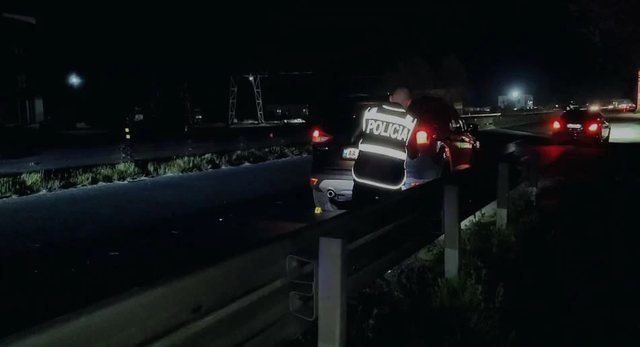 Dy makina përplasen në Pogradec, shoferët mbeten të plagosur