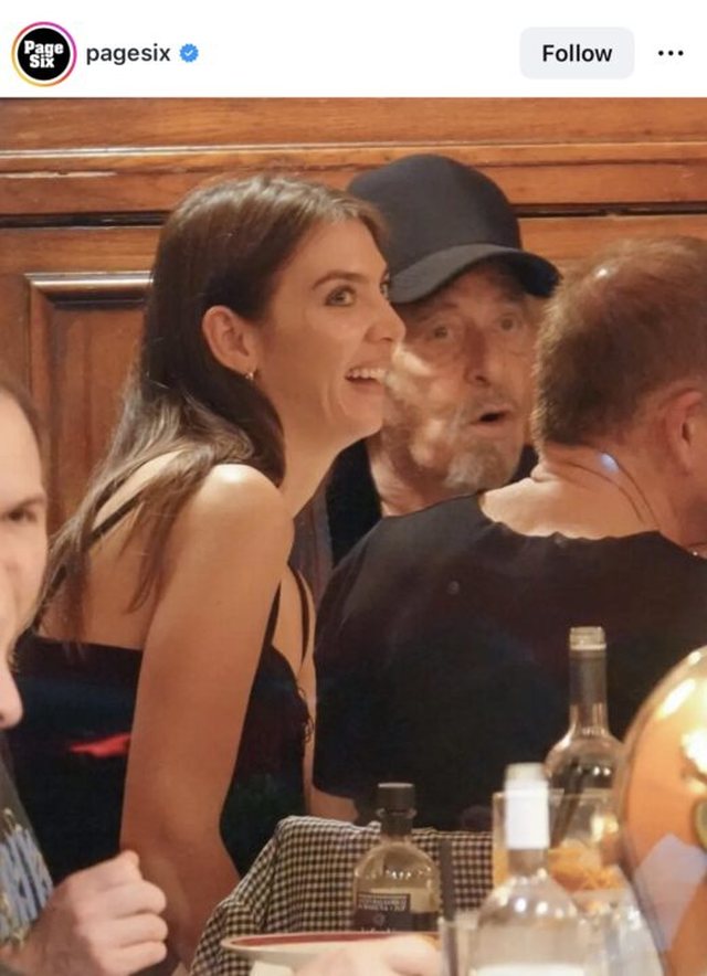 Foto/ Kapet mat Al Pacino! 85-vjeçari puth gazetaren e re në mes