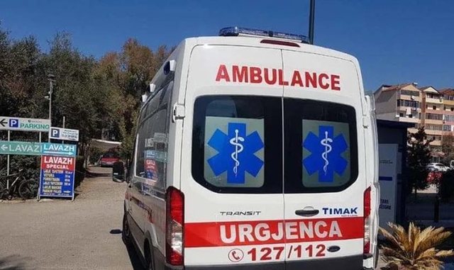 Aksident në "Rrugën e Arbrit", plagoset shoferi i një