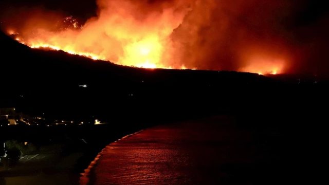 Situatë ALARMANTE në Kretë, flakët