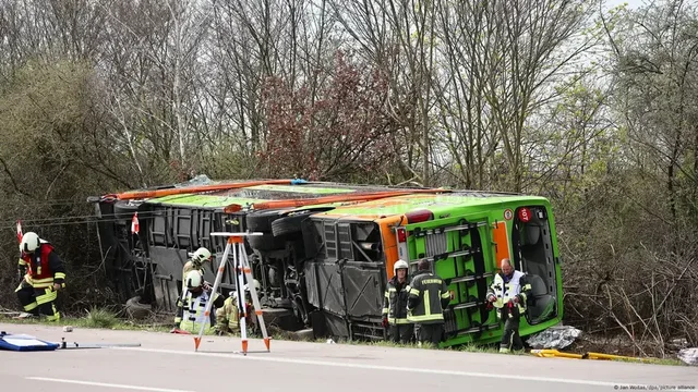 Përmbyset autobusi në Gjermani, plagosen 20 persona, njëri