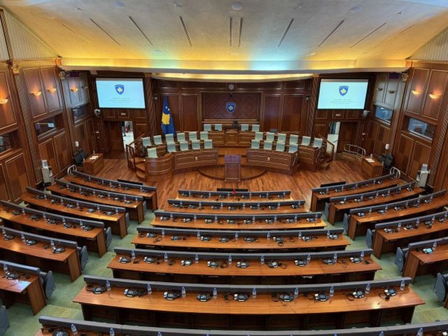 Alarmi për b*mbë në Kuvendin e Kosovës, policia: Mesazhi
