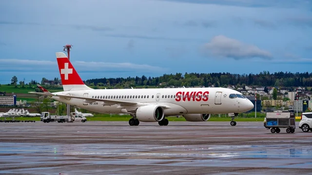 Tym në pjesën e pasme të kabinës, aeroplani zviceran