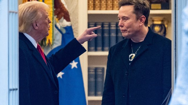 Trump i “bën gjëmën” Elon Musk! Aksionet e Tesla-s