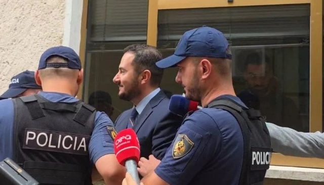 Lirohet nga burgu Ervin Salianji, paralajmëron se do të flasë