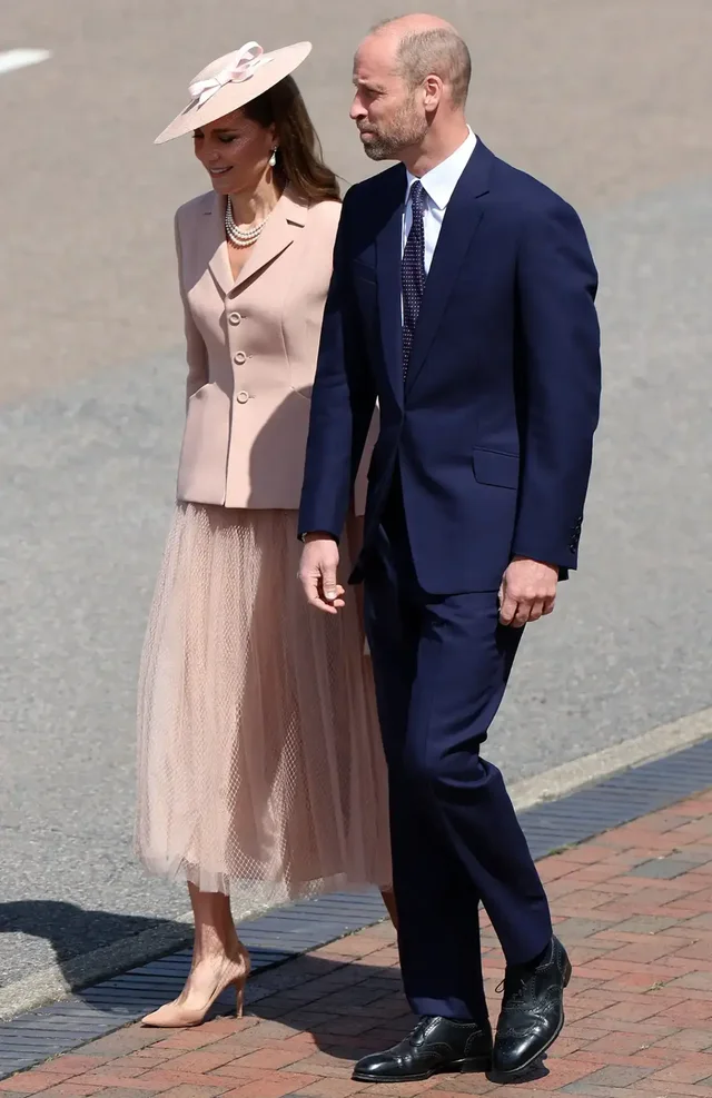 Kate Middleton “thyen rregullin” me një zgjedhje mode që