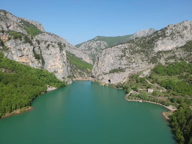 TRONDITËSE/ Babai e kërkoi gjithë natën, gjen djalin 23