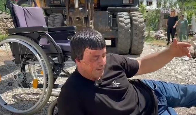 Tensione në Theth, banori shtrihet në tokë: Fadromat të