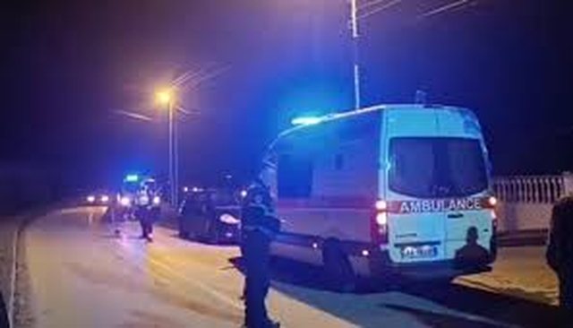 Aksident në Urën e Dajlanit, makina përplaset me mjetin e parkuar