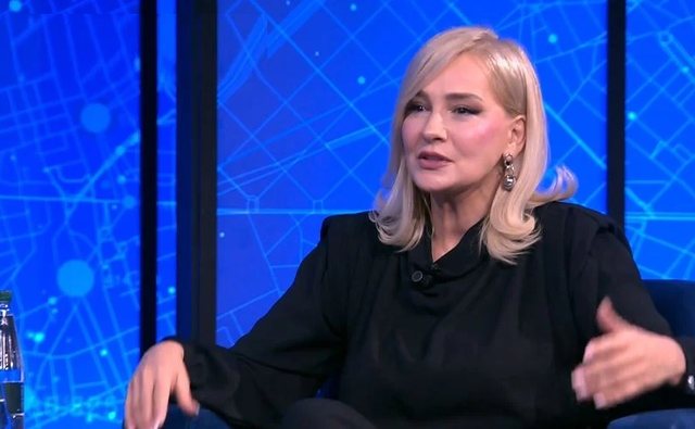 Monika Lubonja rrëfen puthjet me Ndriçim Xhepën: Më tha