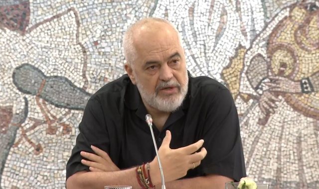 “Nuk i thamë askujt na jep votën dhe ndërto pa leje”/
