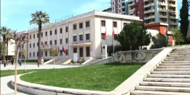 Belinda Balluku jep urdhër: 3 drejtorë të bashkisë