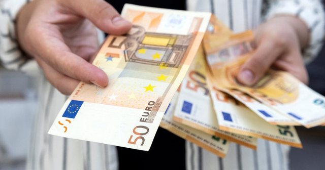 Këmbimi valutor/ Euro vijon rënien, me sa shiten dhe blihen monedhat e