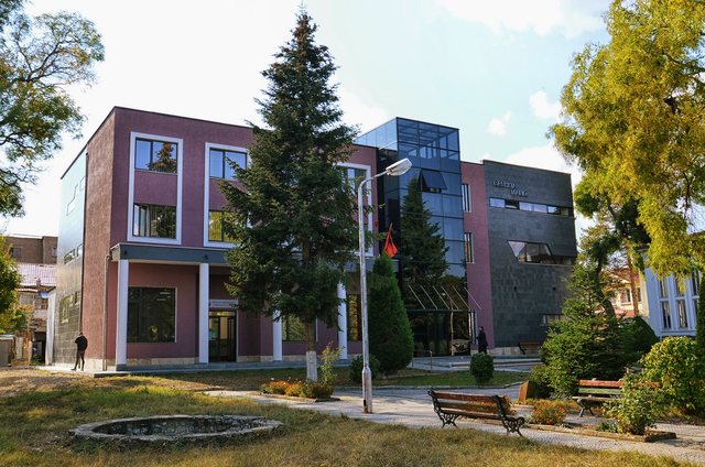 Zinxhir dorëheqjesh në Korçë, Devoll dhe Kolonjë!