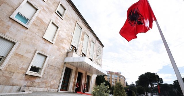 Qeveria miraton vendimin që i hap rrugë tregtimit të dronëve