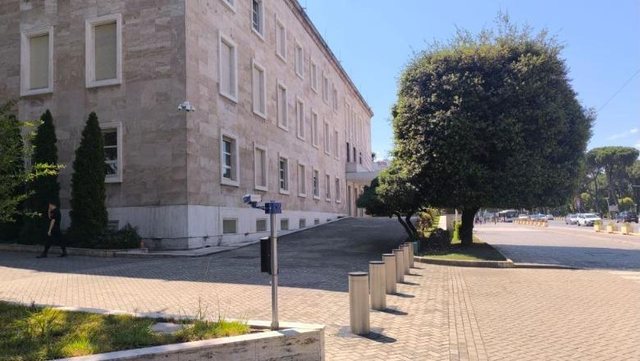 VKM-ja/ Qeveria vendos shpronësimin e pronave private për të