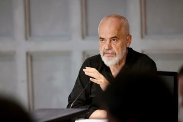 Edi Rama: Prokurorja Gjeli dhe gjyqtari Balliu mbrojnë ndërtimet pa