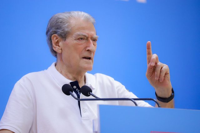 Letra për DASH e nxjerr fillimisht ‘në pension’, pastaj