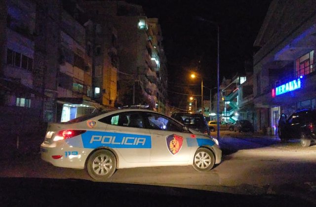 Fqinji qëllon 57-vjeçarin në Berat, tentoi të vriste