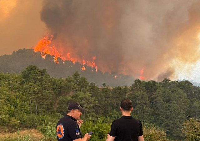 Katër të plagosur e banorë të evakuuar në Gramsh!
