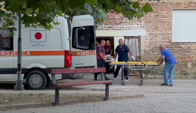 Plagosja në Korcë, zbardhen pamjet filmike, policia arreston autorin e