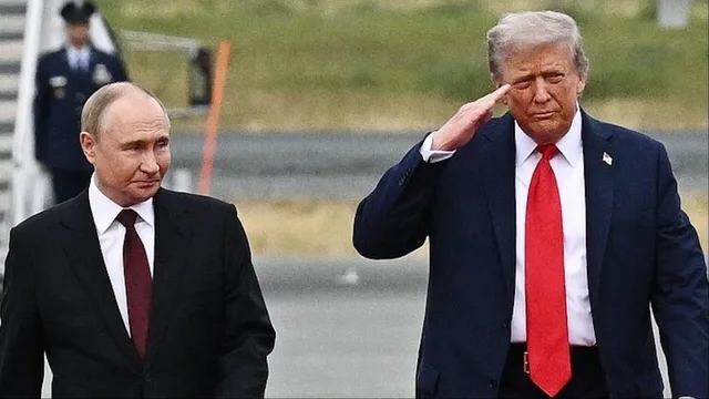Zbulohet dhurata e Trump për Putin/ Dokumentet sekrete që u harruan