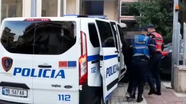 Dhunuan brutalisht nënë e bir, arrestohen dy vëllezërit