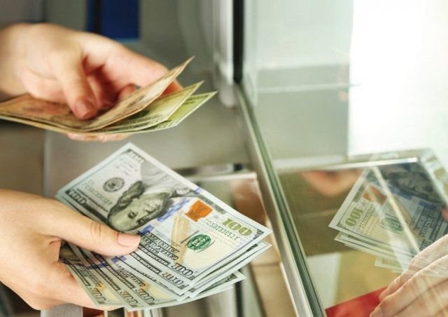 Këmbimi valutor 27 gusht, ja me sa po blihen dhe shiten dollari dhe euro