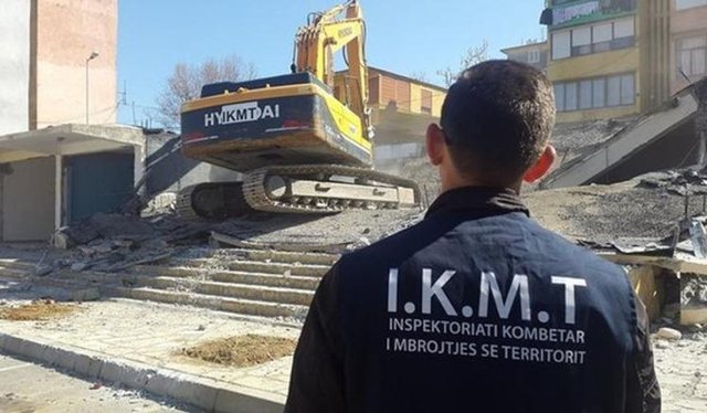 U filmuan nga SPAK duke marrë para për ndërtimet pa leje, EMRAT e