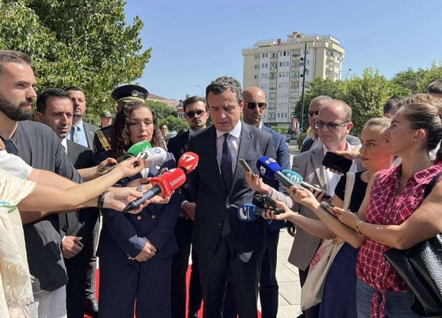 Krah kryeministrit Kurti, Vjosa Osmani kërkon zgjidhje të shpejtë